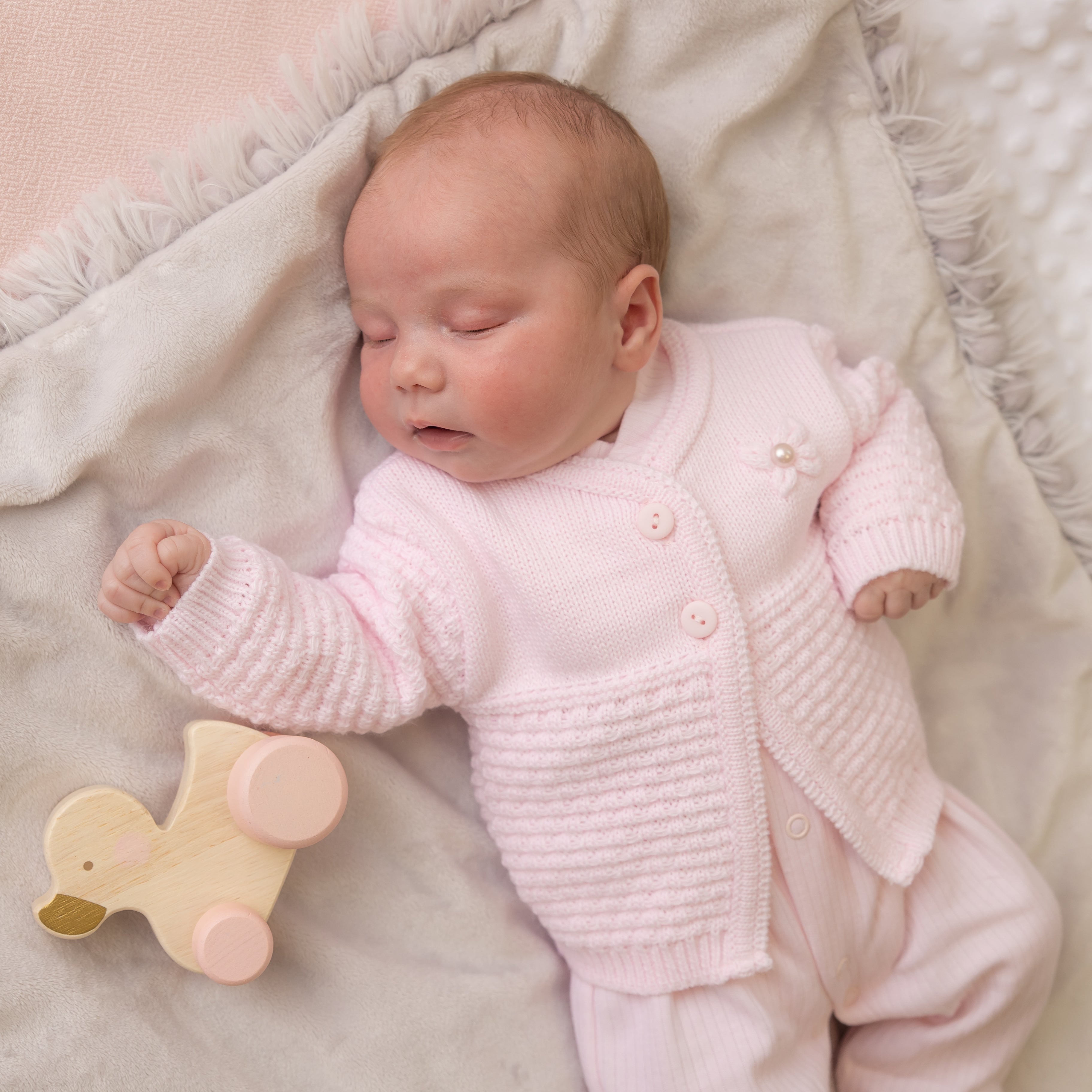 Pink Pearl Flower Detailed Cardigan